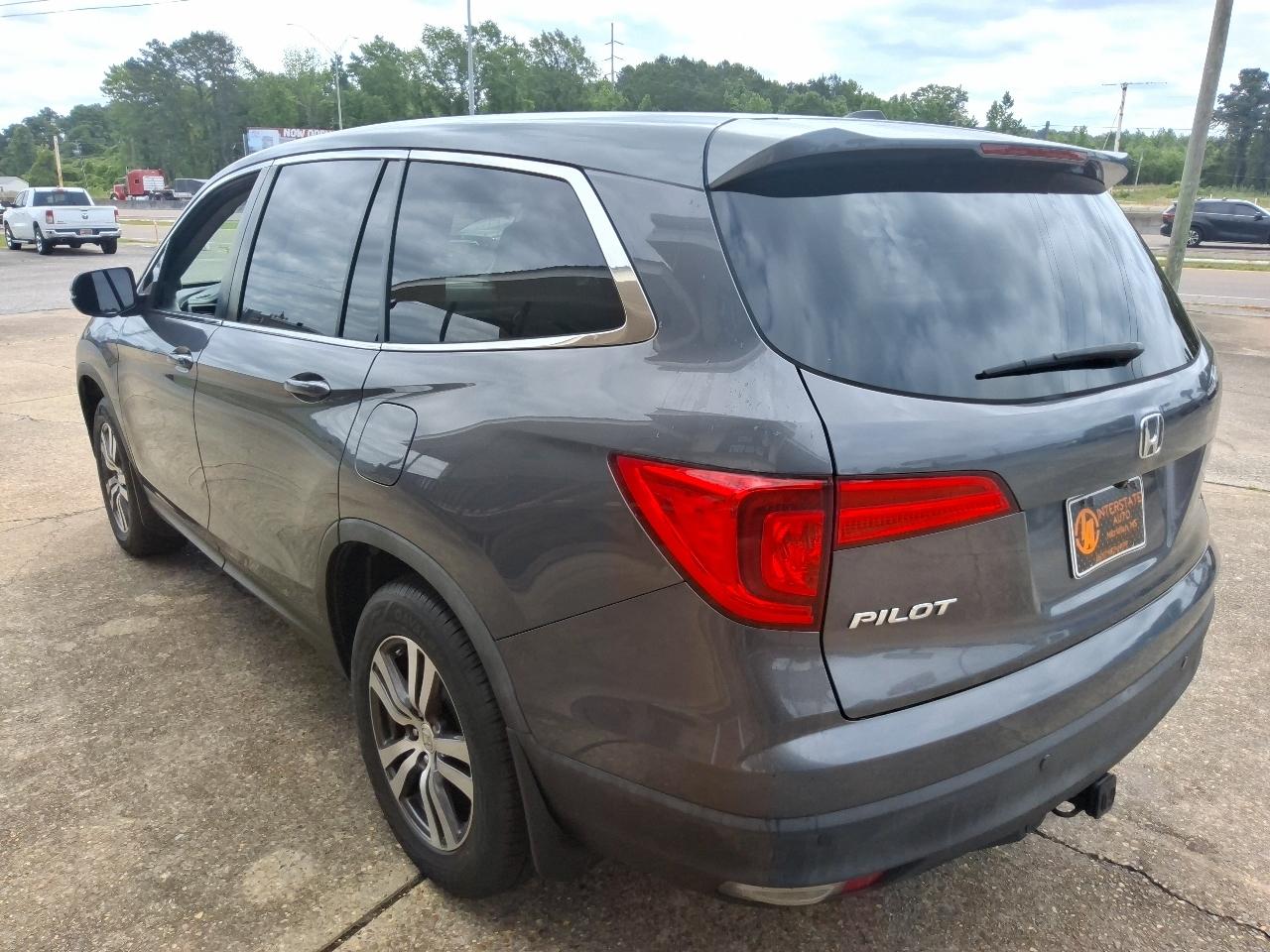 Honda Pilot EX-L w/Navigation 2WD 2017