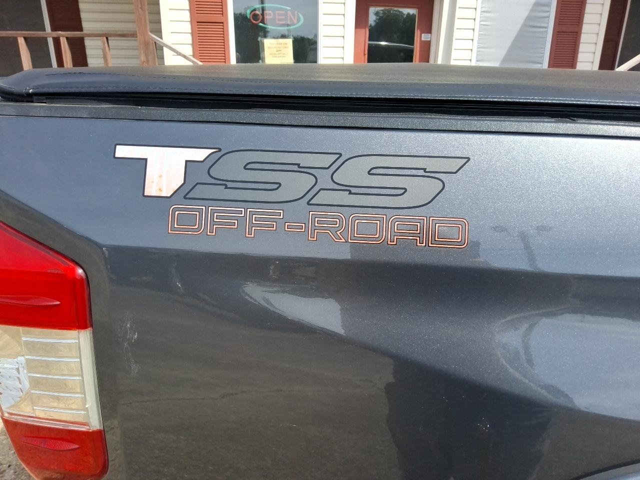 Toyota Tundra 4WD 1794 Edition CrewMax 5.5' Bed 5.7L FFV (Natl) 2018