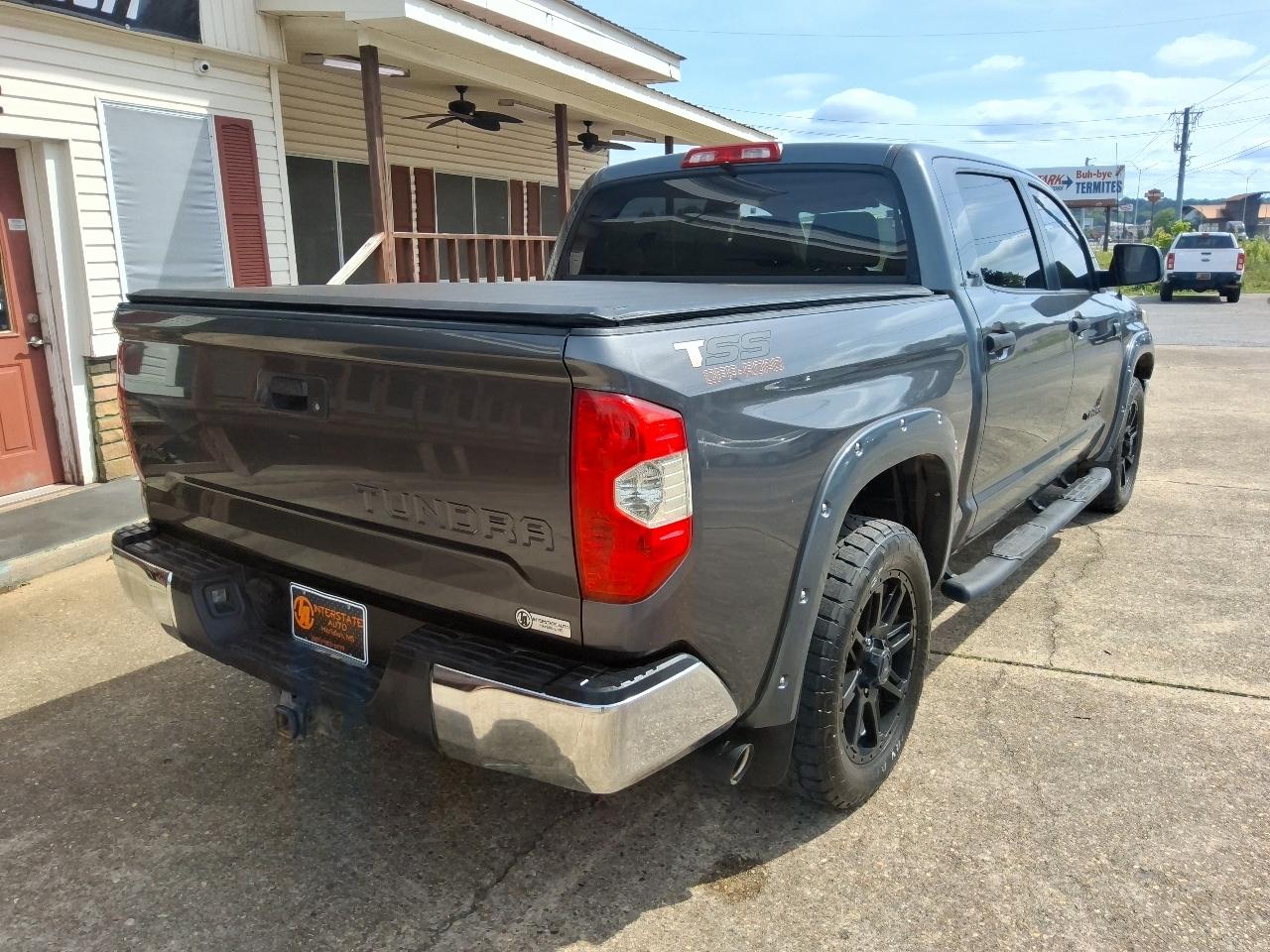 Toyota Tundra 4WD 1794 Edition CrewMax 5.5' Bed 5.7L FFV (Natl) 2018