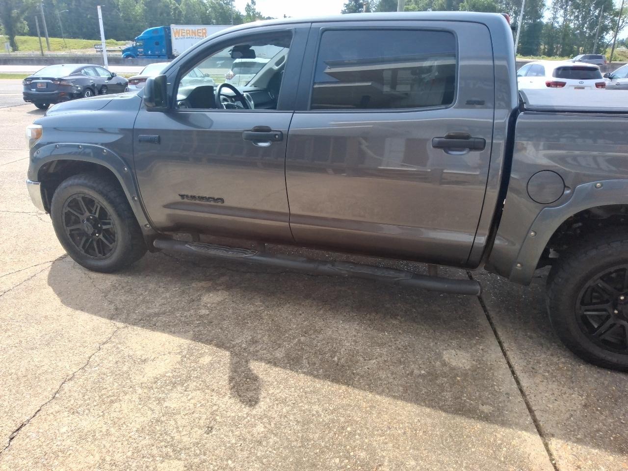 Toyota Tundra 4WD 1794 Edition CrewMax 5.5' Bed 5.7L FFV (Natl) 2018