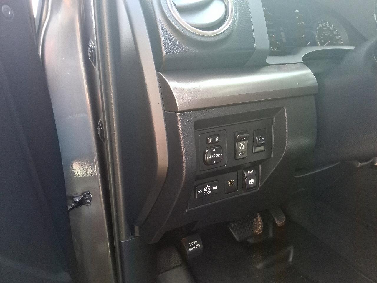 Toyota Tundra 4WD 1794 Edition CrewMax 5.5' Bed 5.7L FFV (Natl) 2018