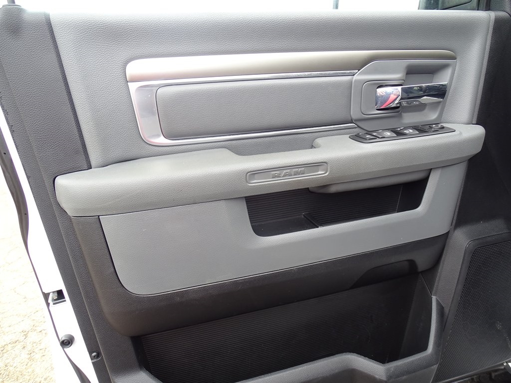 RAM 2500 4WD Crew Cab 149" SLT 2017 RAM 2500 4WD Crew Cab 149" SLT 2017