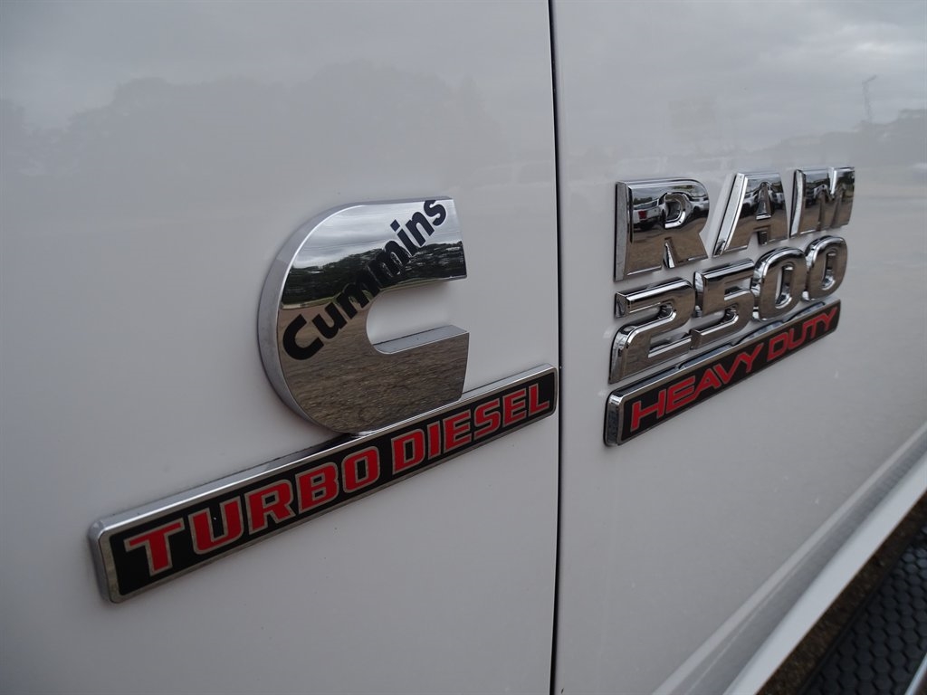 RAM 2500 4WD Crew Cab 149" SLT 2017 RAM 2500 4WD Crew Cab 149" SLT 2017