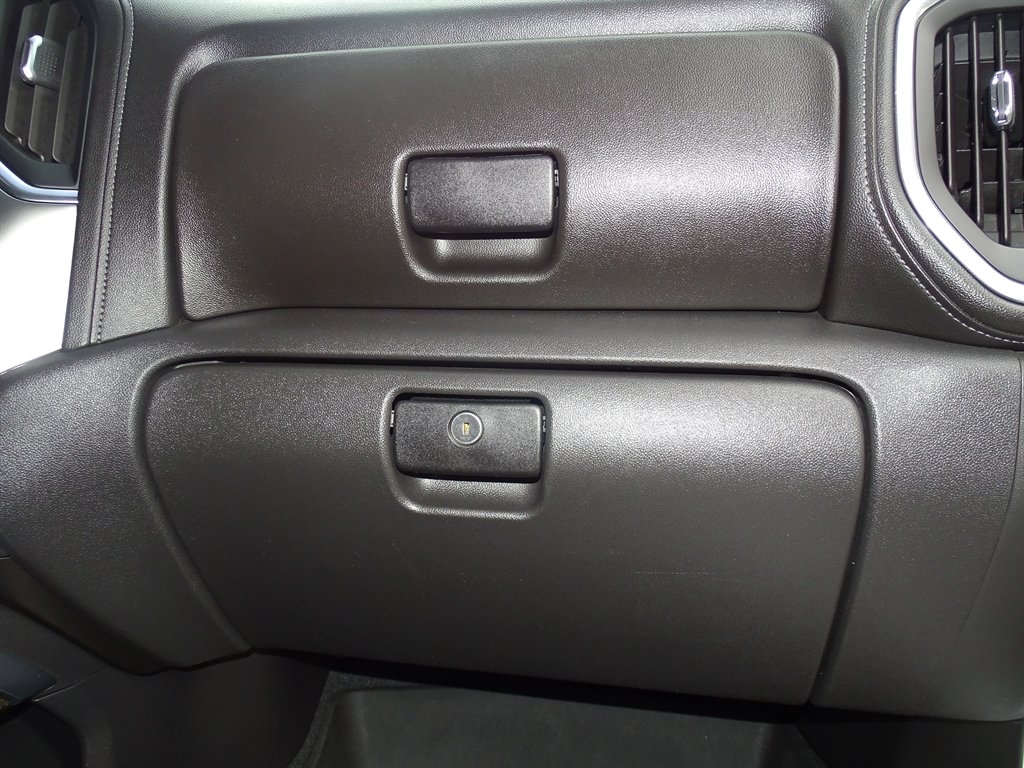 Chevrolet Silverado 1500 4WD Crew Cab 147" RST 2020 Chevrolet Silverado 1500 4WD Crew Cab 147" RST 2020