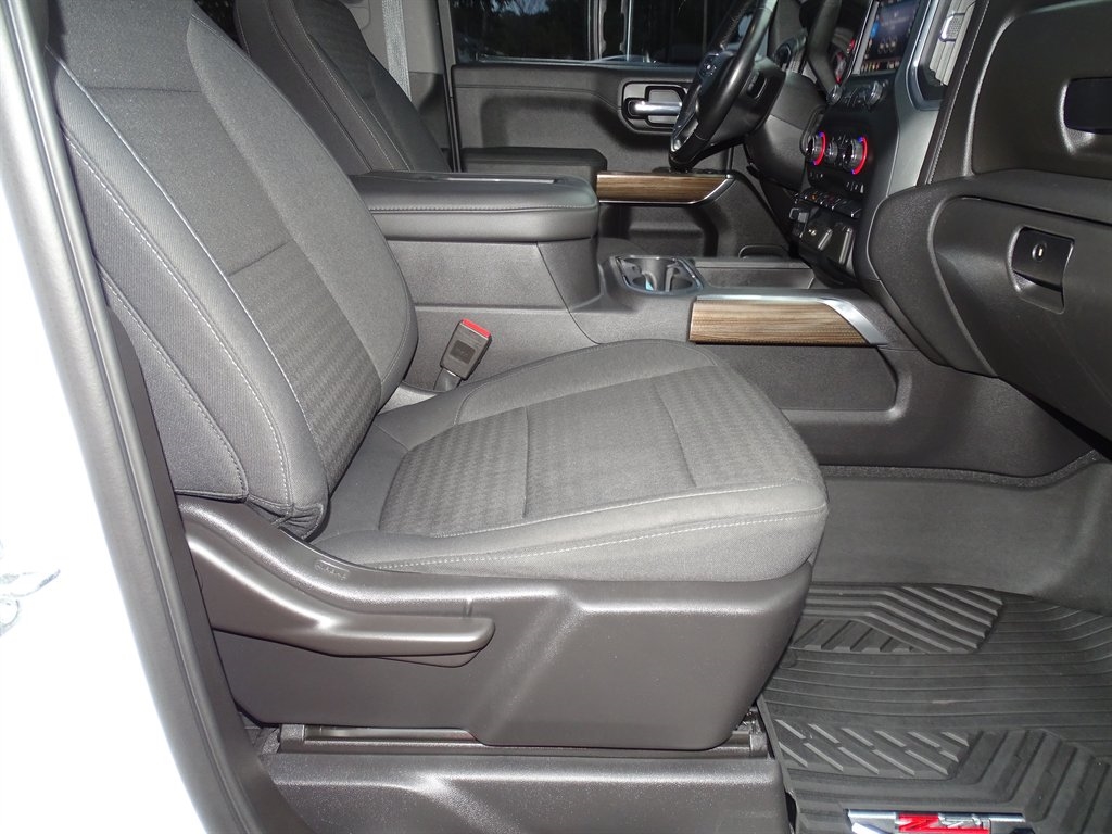 Chevrolet Silverado 1500 4WD Crew Cab 147" RST 2020