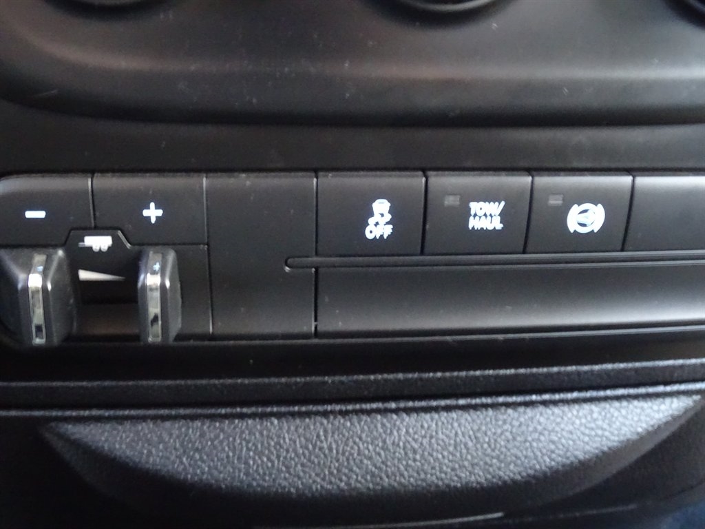 RAM 2500 4WD Crew Cab 149" SLT 2016