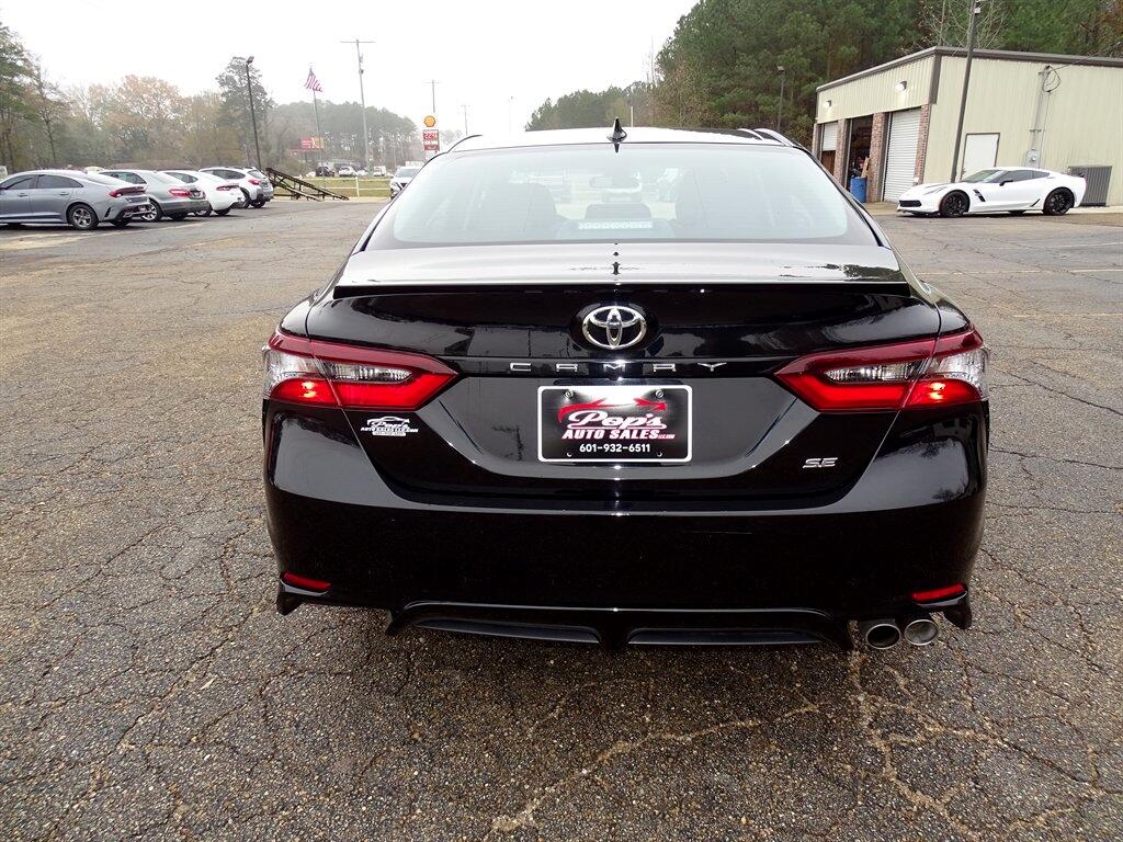 Toyota Camry Hybrid SE Nightshade CVT (Natl) 2023