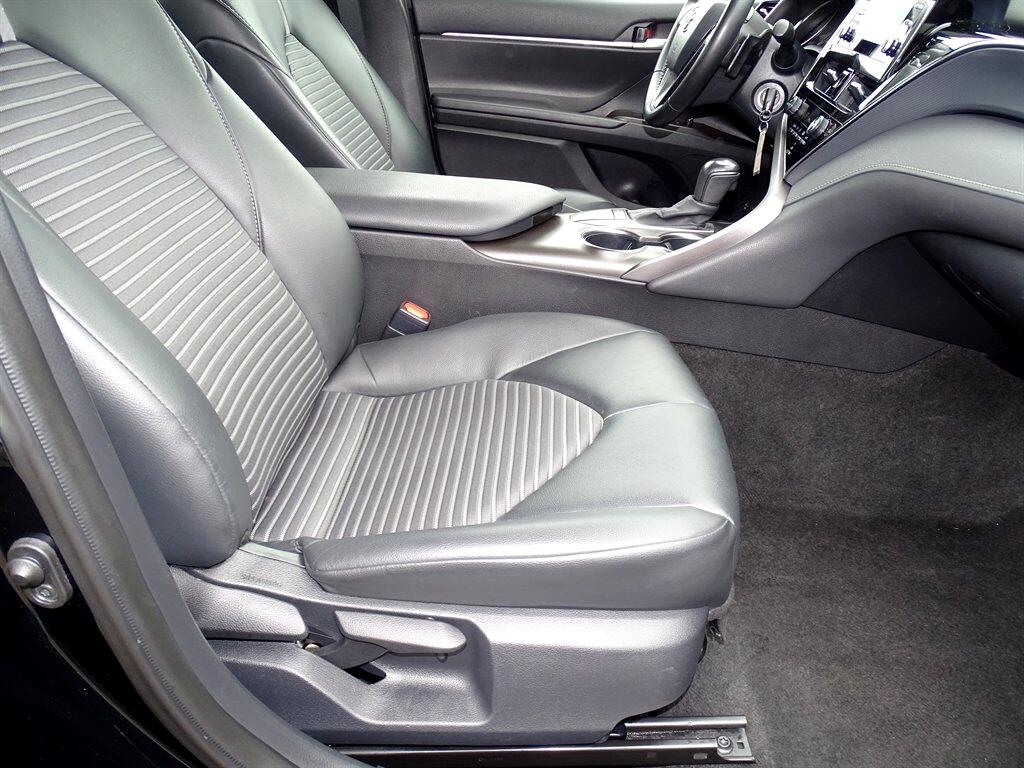 Toyota Camry Hybrid SE Nightshade CVT (Natl) 2023