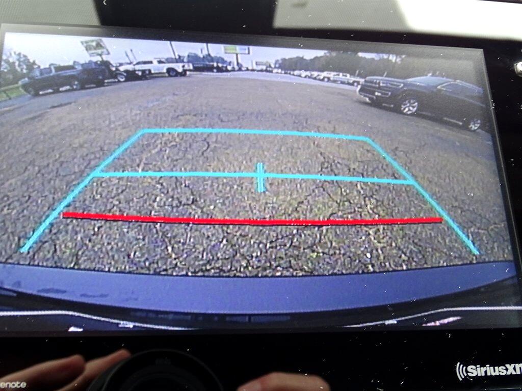 Toyota Camry Hybrid SE Nightshade CVT (Natl) 2023