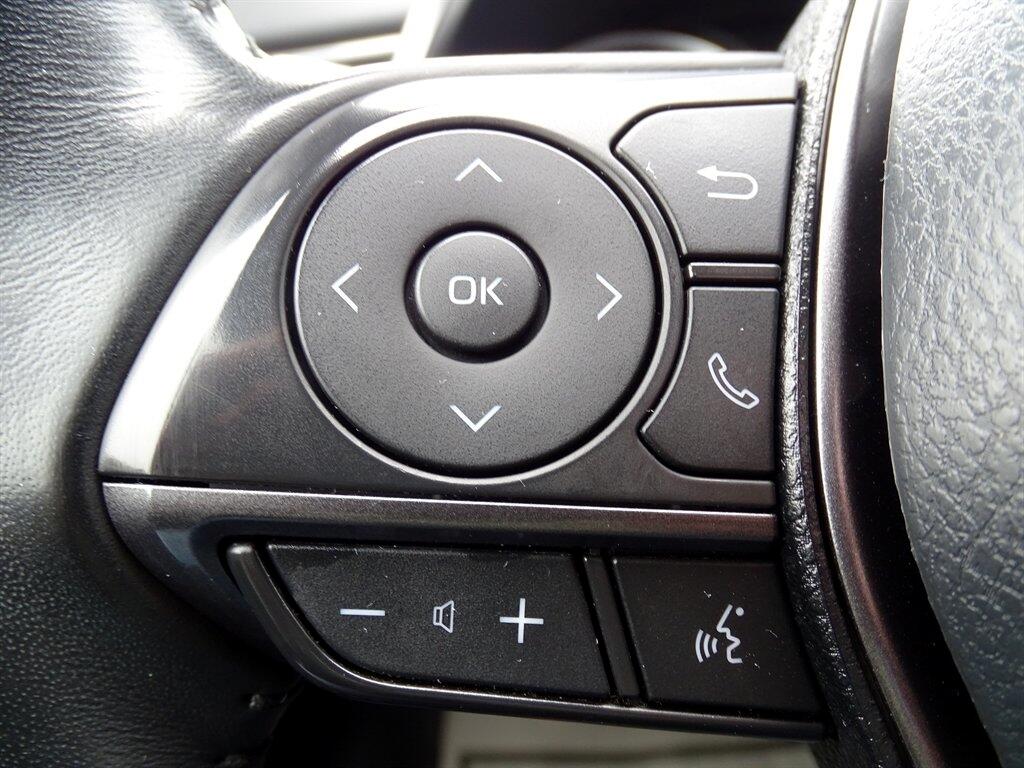 Toyota Camry Hybrid SE Nightshade CVT (Natl) 2023