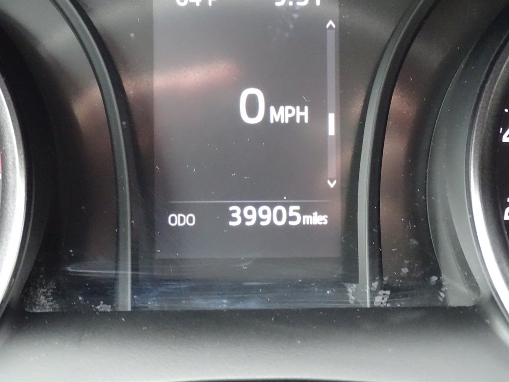 Toyota Camry Hybrid SE Nightshade CVT (Natl) 2023