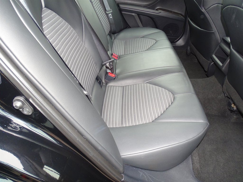 Toyota Camry Hybrid SE Nightshade CVT (Natl) 2023