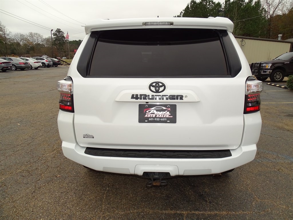 Toyota 4Runner RWD 4dr V6 SR5 Premium (Natl) 2015