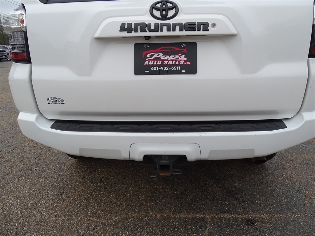 Toyota 4Runner RWD 4dr V6 SR5 Premium (Natl) 2015