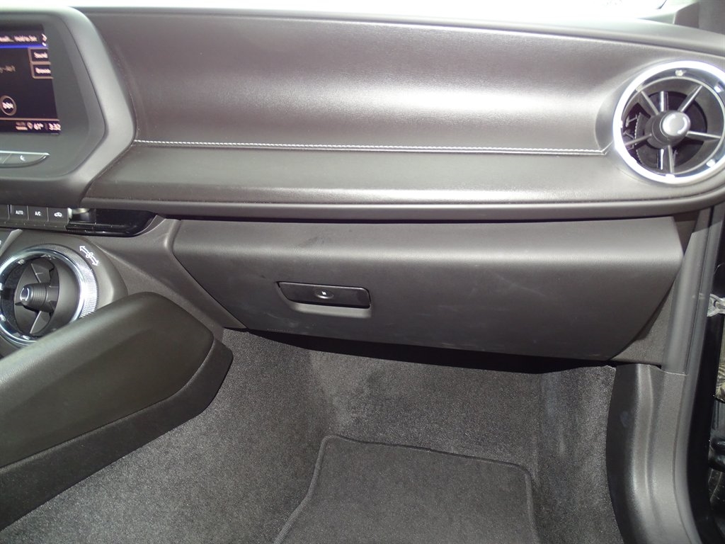 Chevrolet Camaro 2dr Cpe LT1 2021