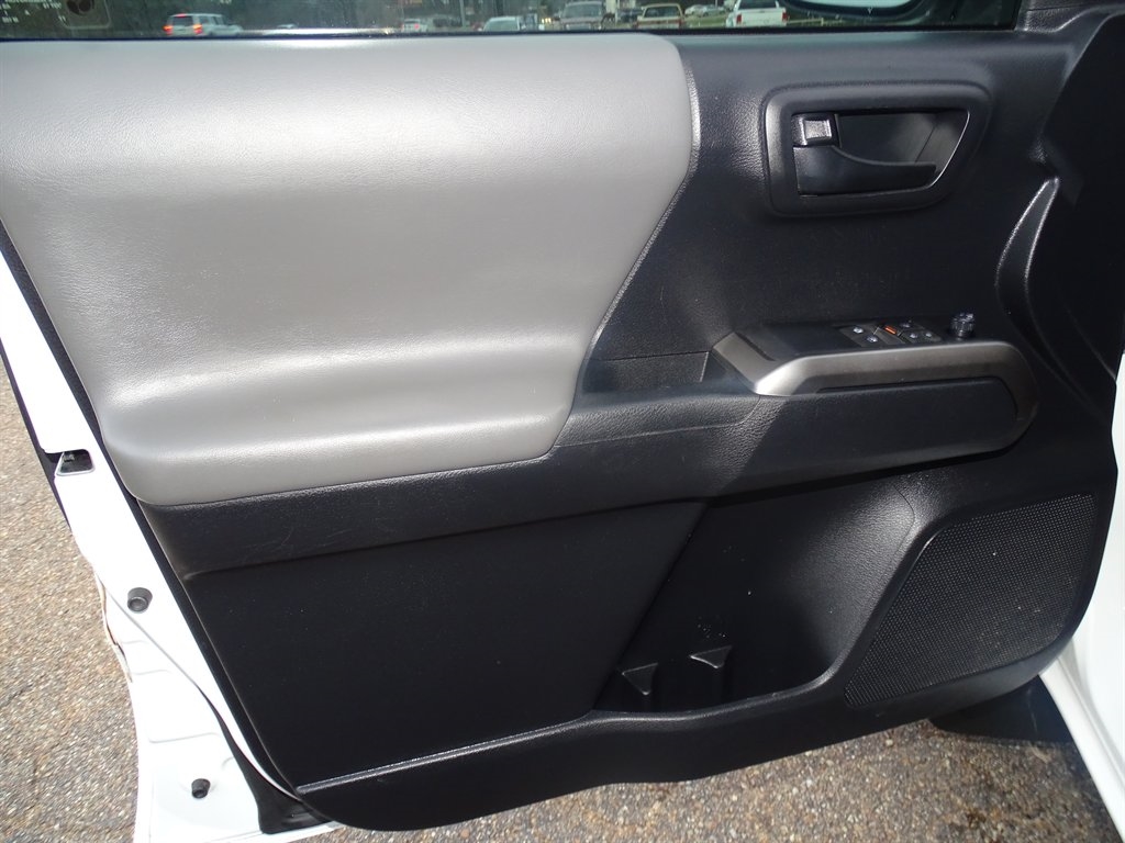 Toyota Tacoma 4WD SR5 Access Cab 6' Bed V6 AT (Natl) 2019