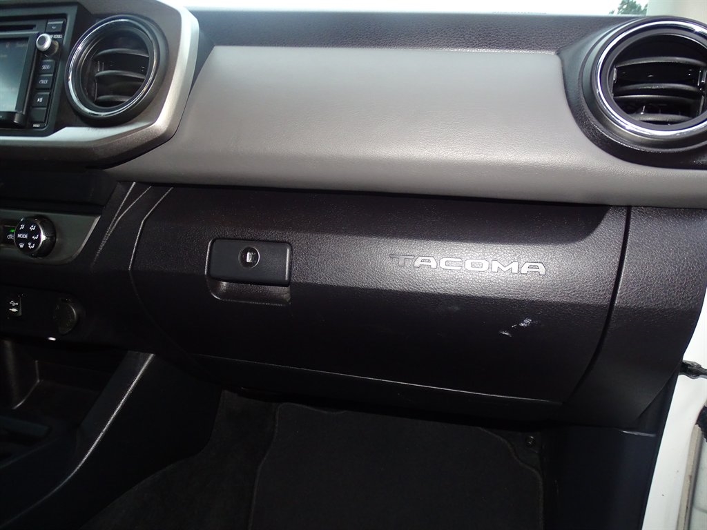 Toyota Tacoma 4WD SR5 Access Cab 6' Bed V6 AT (Natl) 2019