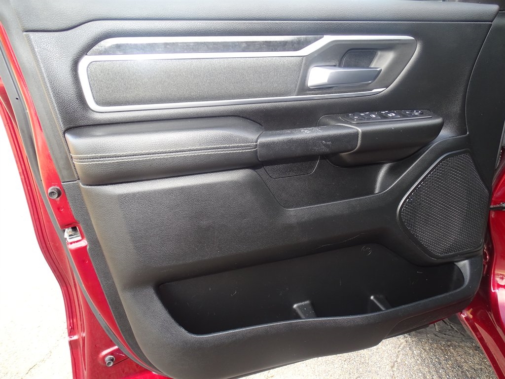 RAM 1500 Big Horn/Lone Star 4x4 Crew Cab 5'7" Box 2019