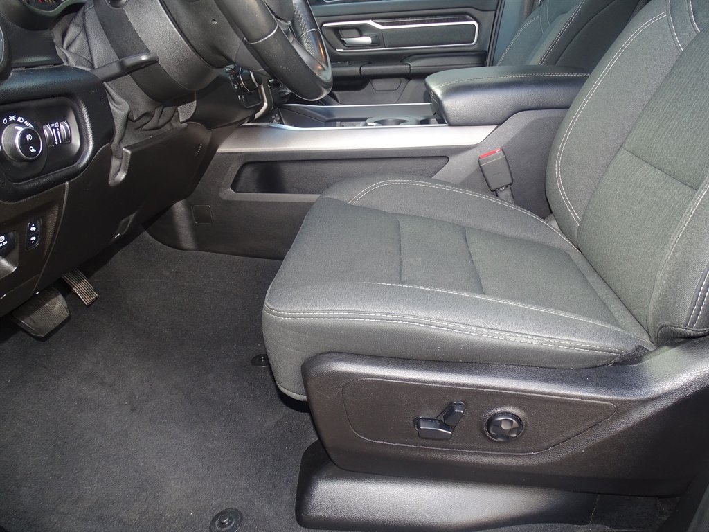 RAM 1500 Big Horn/Lone Star 4x4 Crew Cab 5'7" Box 2019