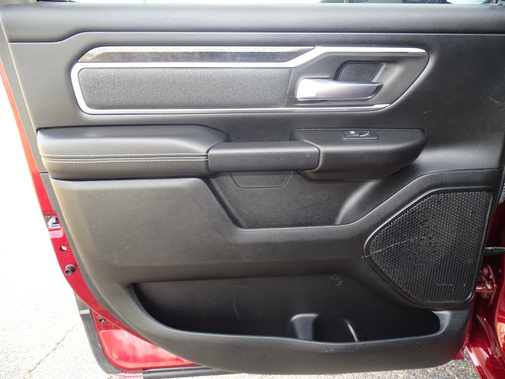 RAM 1500 Big Horn/Lone Star 4x4 Crew Cab 5'7" Box 2019