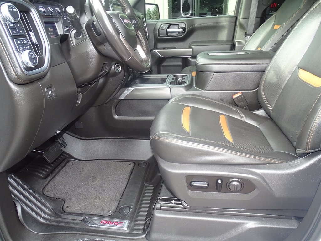 GMC Sierra 1500 4WD Crew Cab 147" AT4 2021