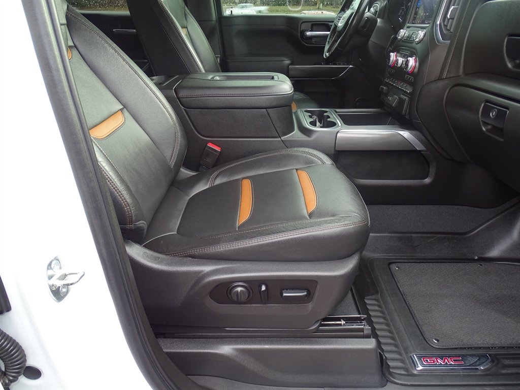 GMC Sierra 1500 4WD Crew Cab 147" AT4 2021