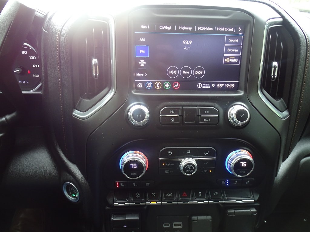 GMC Sierra 1500 4WD Crew Cab 147" AT4 2021