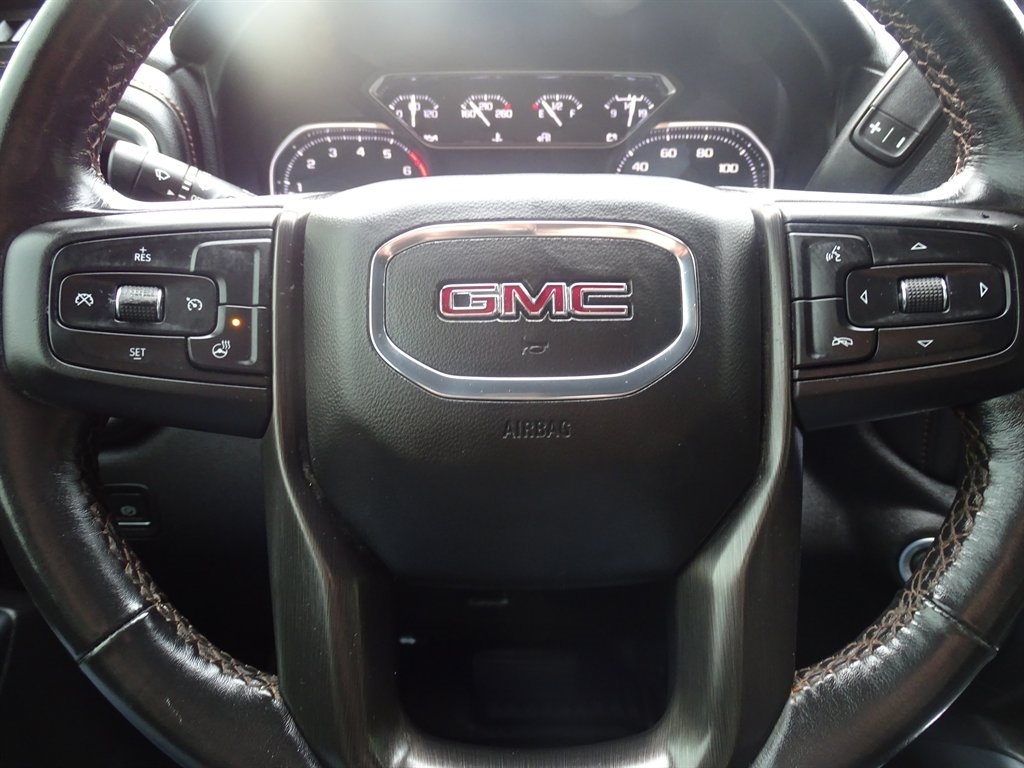 GMC Sierra 1500 4WD Crew Cab 147" AT4 2021