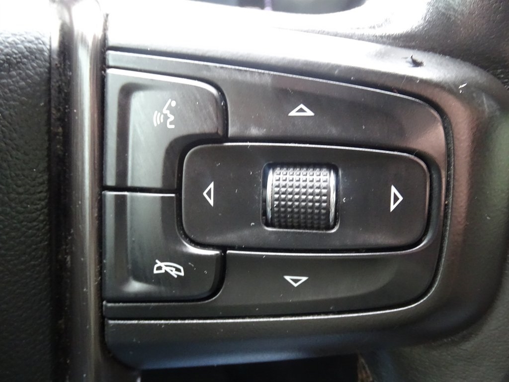 GMC Sierra 1500 4WD Crew Cab 147" AT4 2021