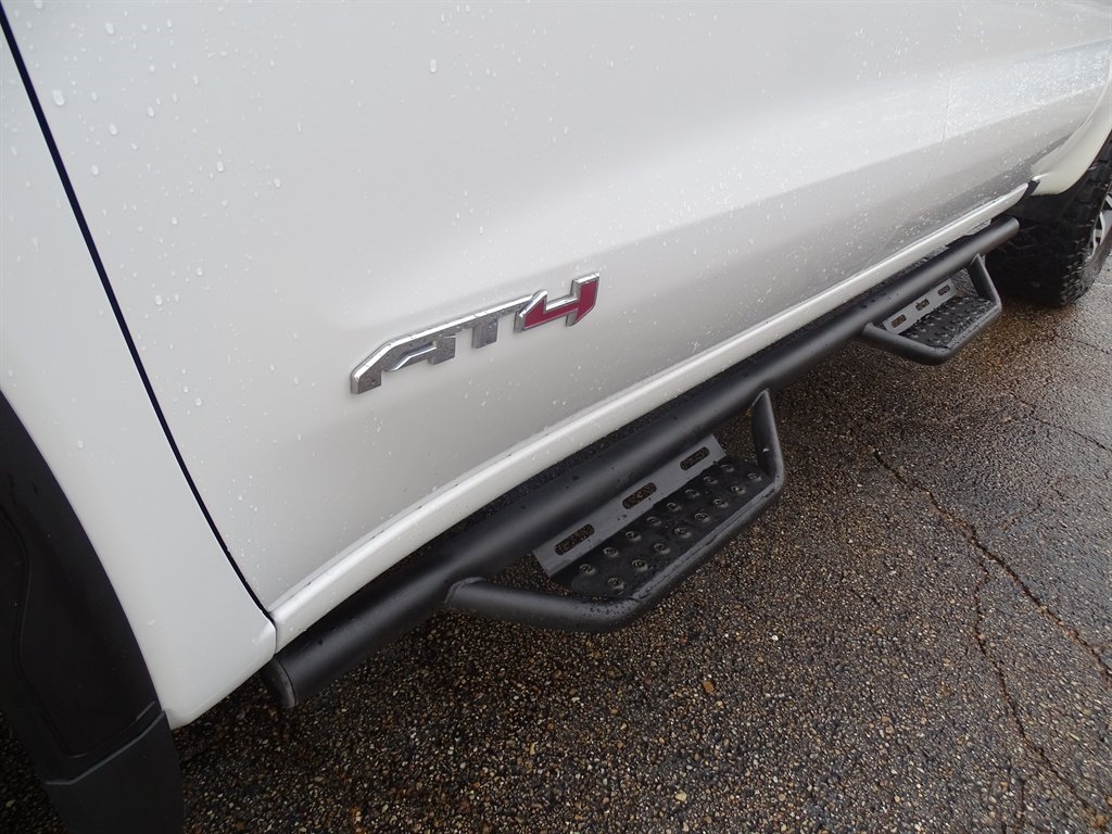 GMC Sierra 1500 4WD Crew Cab 147" AT4 2021