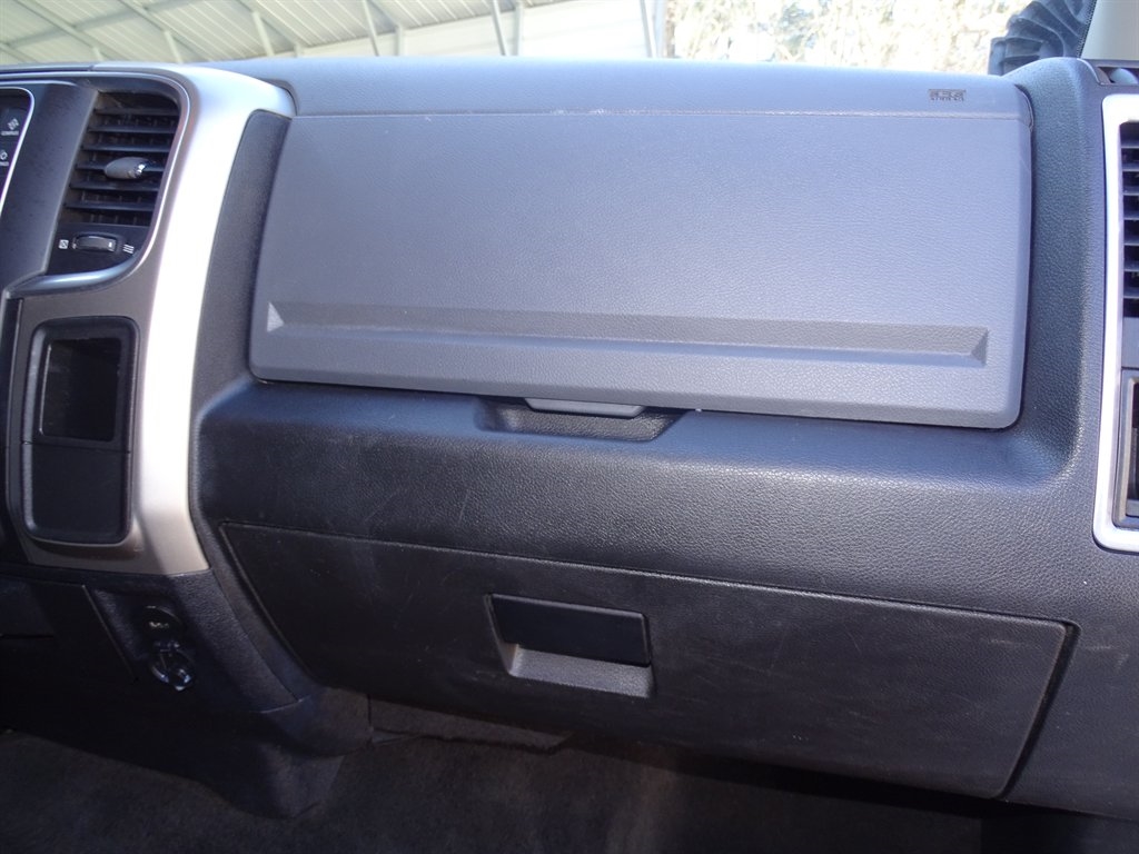 RAM 2500 SLT 4x4 Crew Cab 6'4" Box 2017