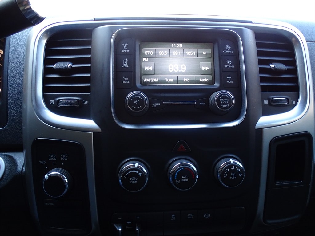 RAM 2500 SLT 4x4 Crew Cab 6'4" Box 2017