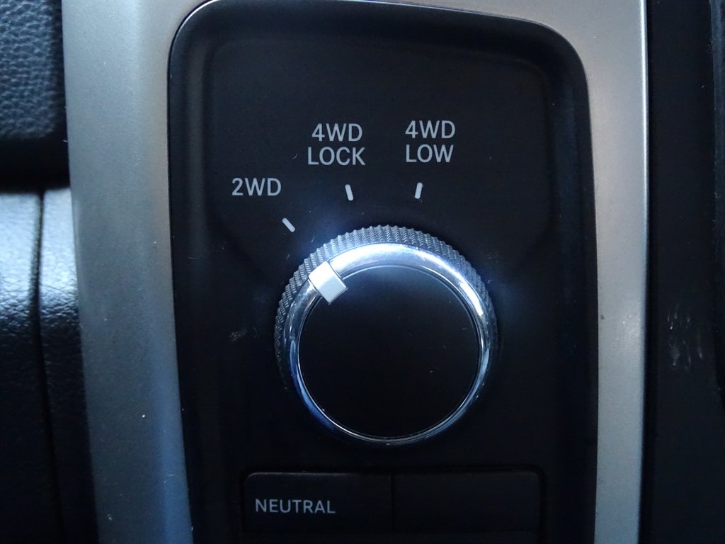 RAM 2500 SLT 4x4 Crew Cab 6'4" Box 2017