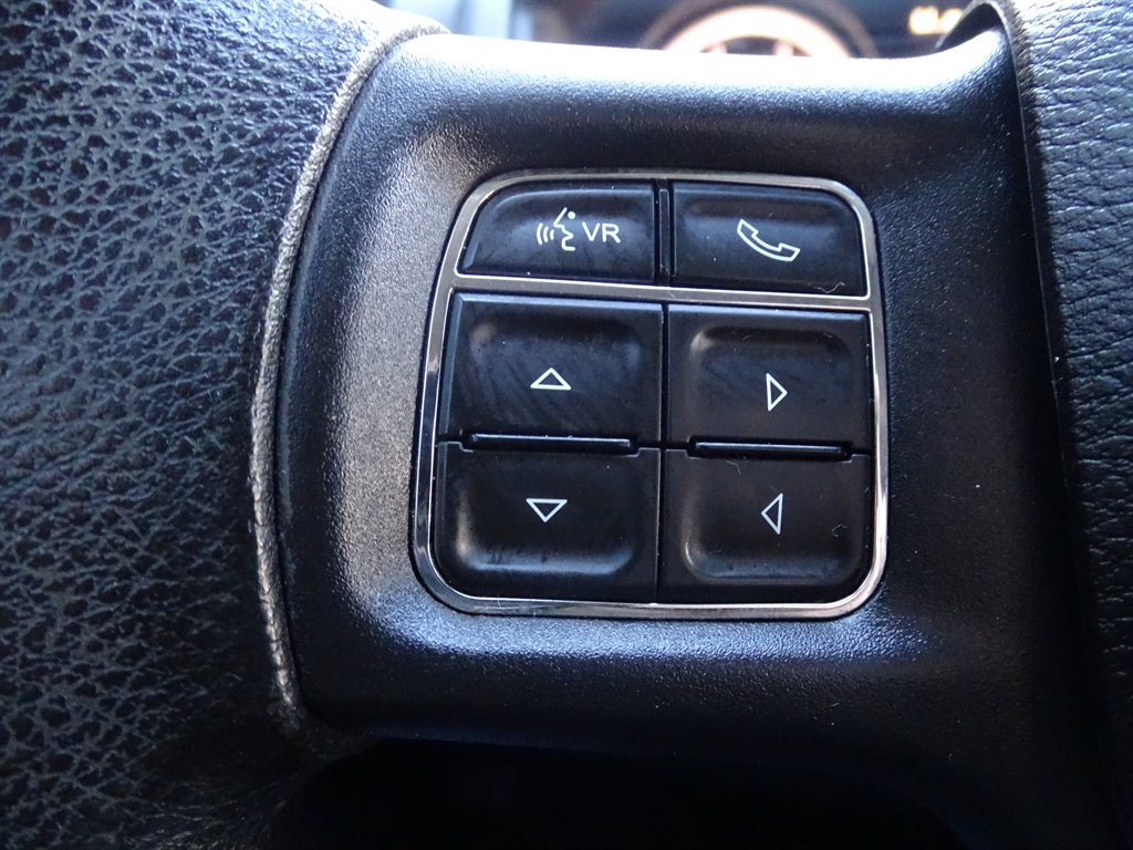 RAM 2500 SLT 4x4 Crew Cab 6'4" Box 2017