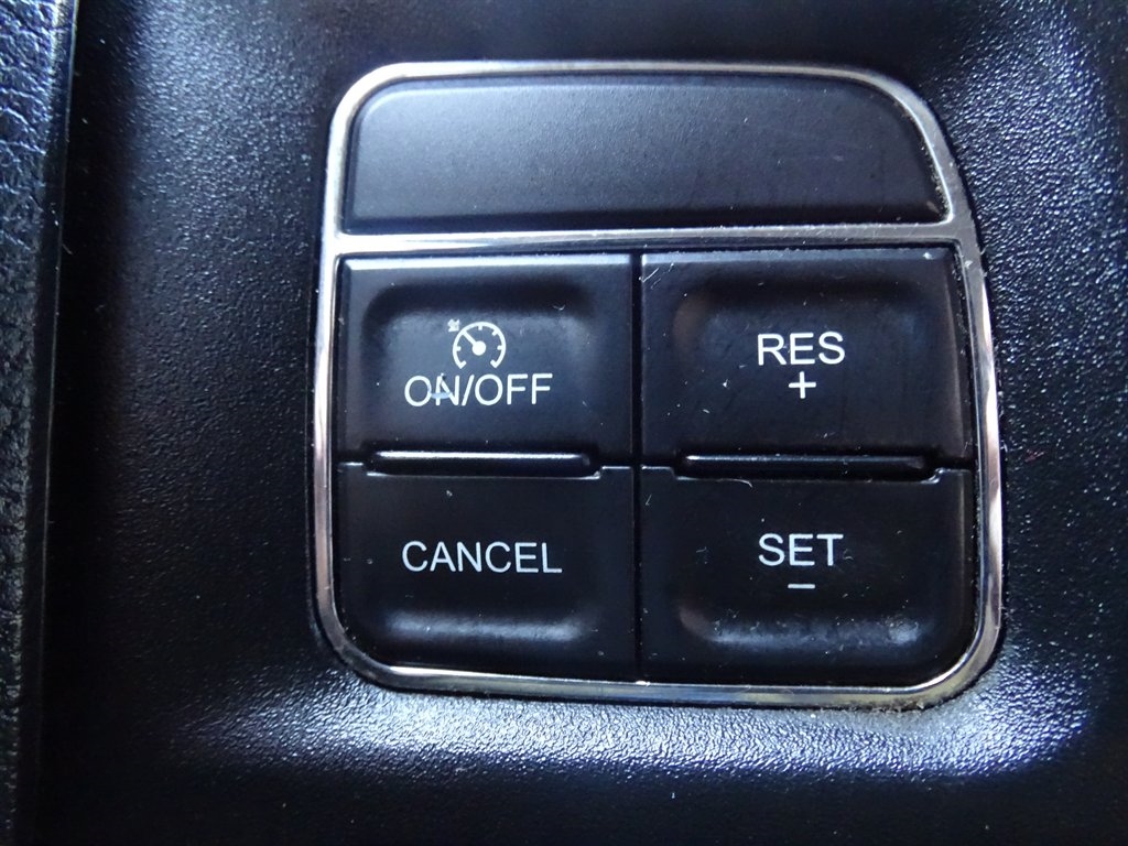 RAM 2500 SLT 4x4 Crew Cab 6'4" Box 2017