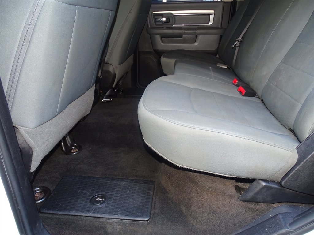 RAM 2500 SLT 4x4 Crew Cab 6'4" Box 2017