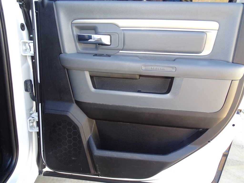 RAM 2500 SLT 4x4 Crew Cab 6'4" Box 2017