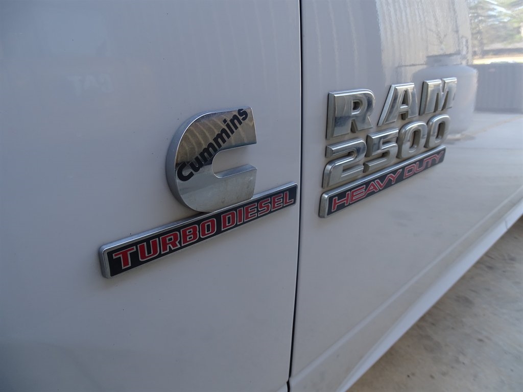 RAM 2500 SLT 4x4 Crew Cab 6'4" Box 2017