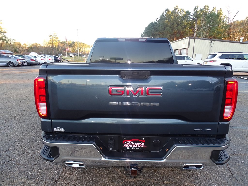 GMC Sierra 1500 4WD Crew Cab 147" SLE 2020