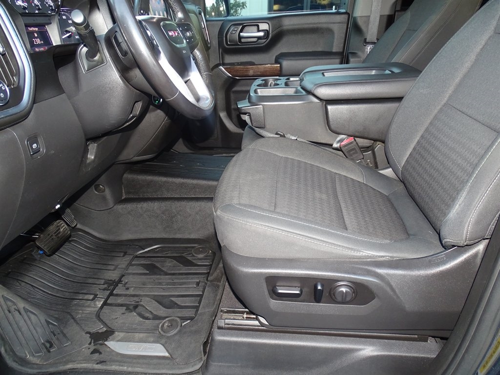 GMC Sierra 1500 4WD Crew Cab 147" SLE 2020