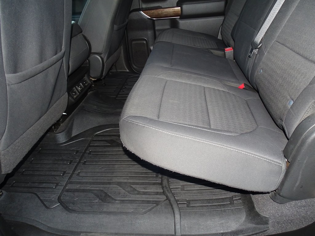 GMC Sierra 1500 4WD Crew Cab 147" SLE 2020