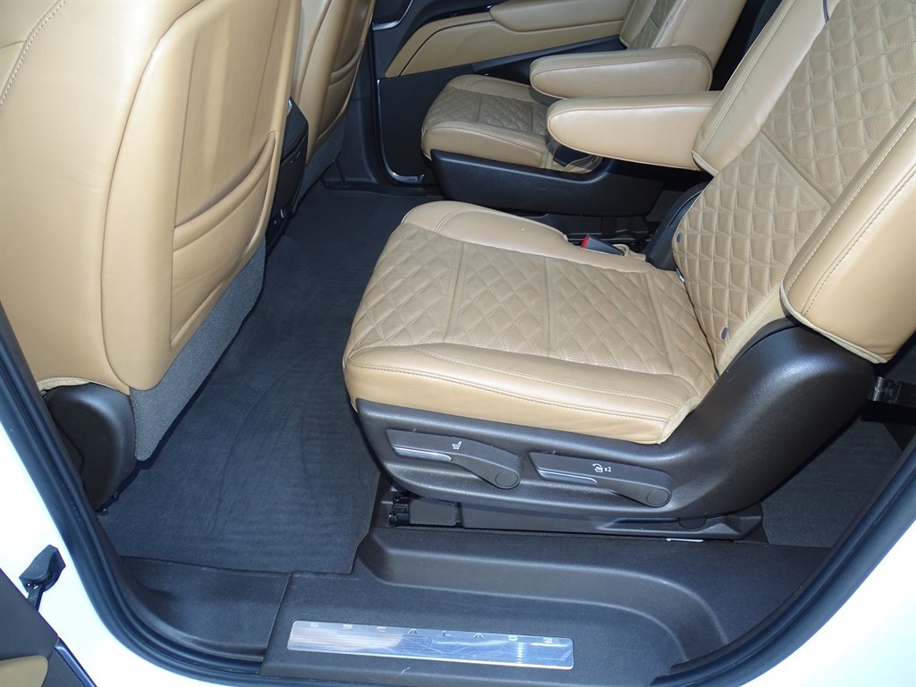 Cadillac Escalade ESV 2WD 4dr Premium Luxury 2021