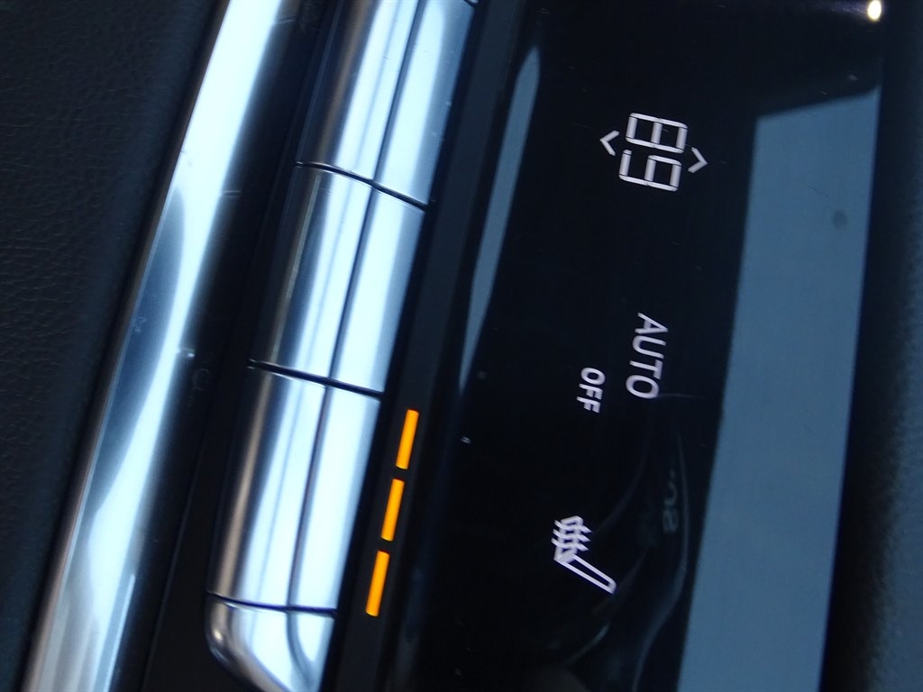 Cadillac Escalade ESV 2WD 4dr Premium Luxury 2021