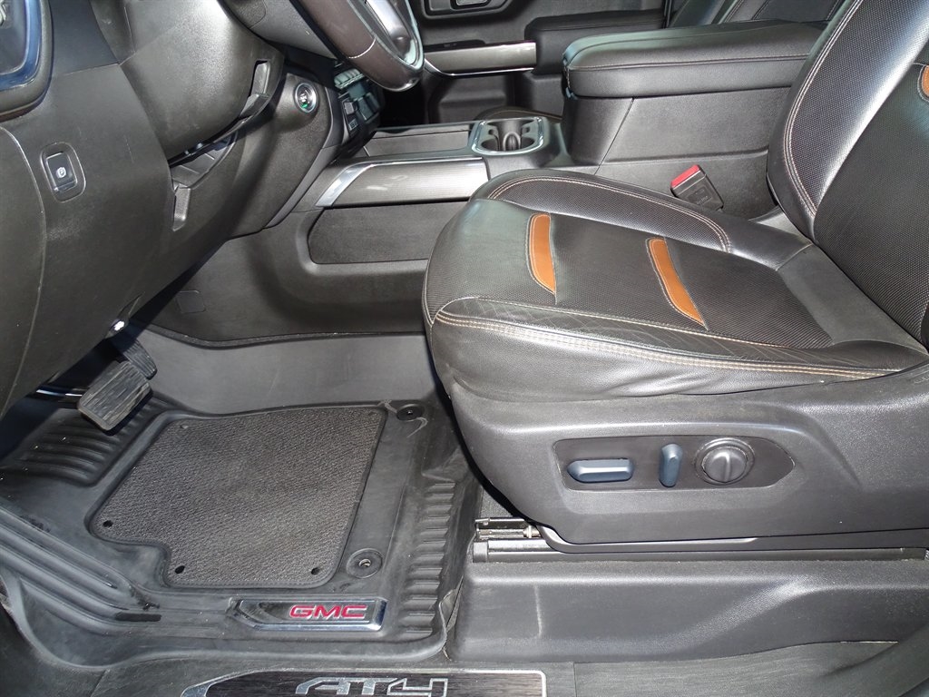 GMC Sierra 2500HD 4WD Crew Cab 159" AT4 2023