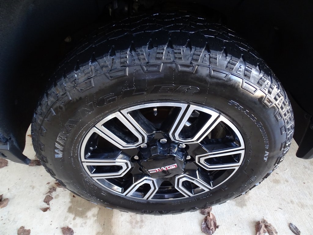 GMC Sierra 2500HD 4WD Crew Cab 159" AT4 2023