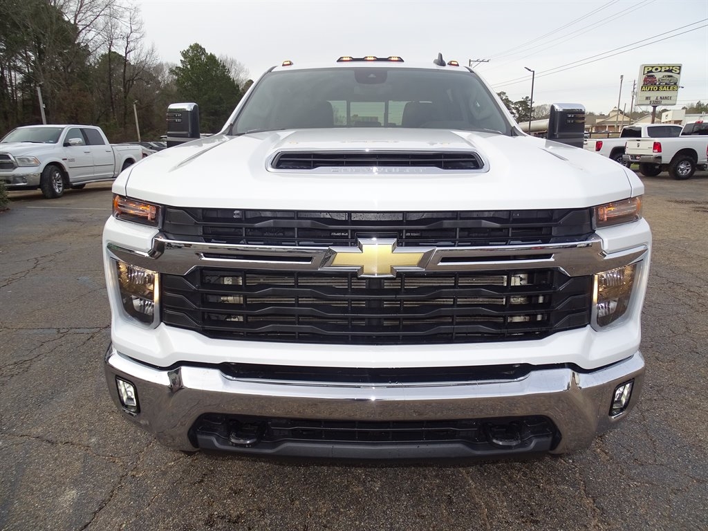 Chevrolet Silverado 3500HD 4WD Crew Cab 172" LT 2024