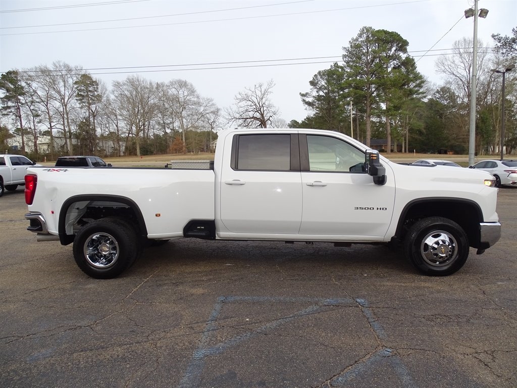 Chevrolet Silverado 3500HD 4WD Crew Cab 172" LT 2024