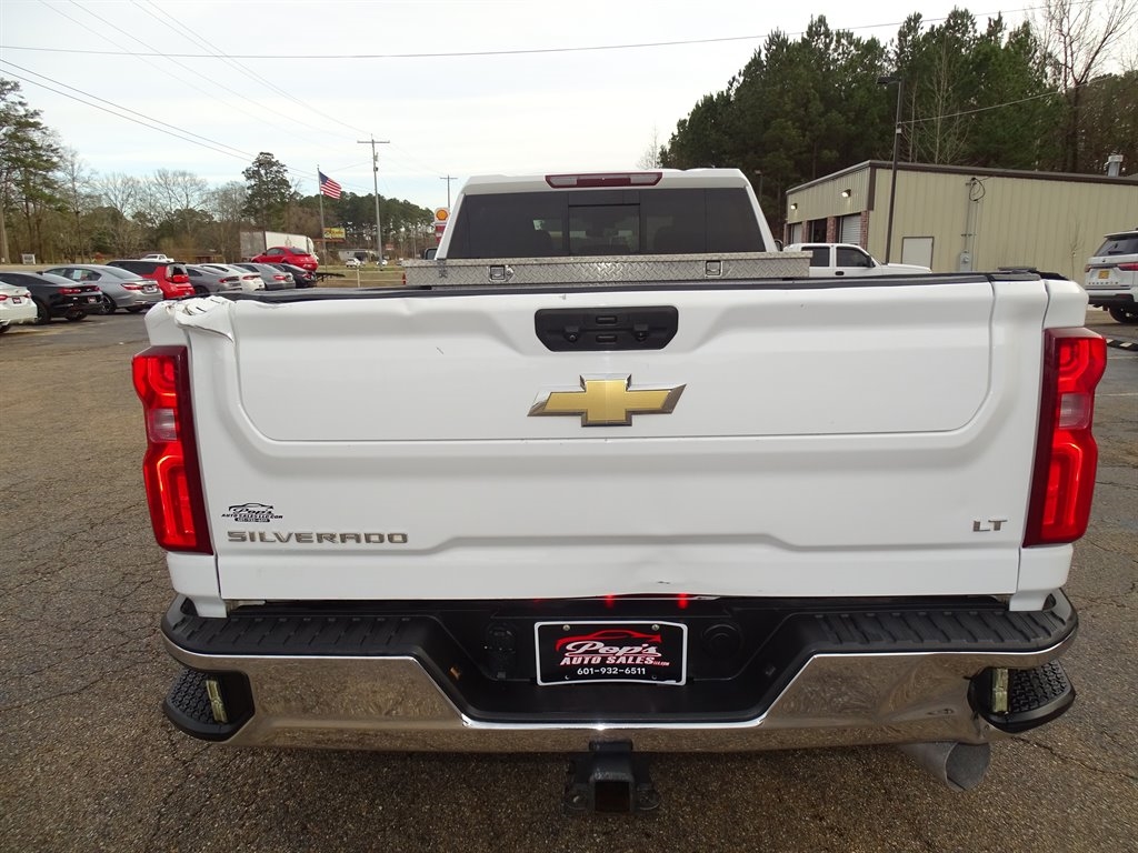 Chevrolet Silverado 3500HD 4WD Crew Cab 172" LT 2024