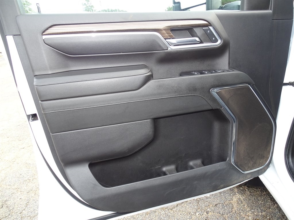 Chevrolet Silverado 3500HD 4WD Crew Cab 172" LT 2024