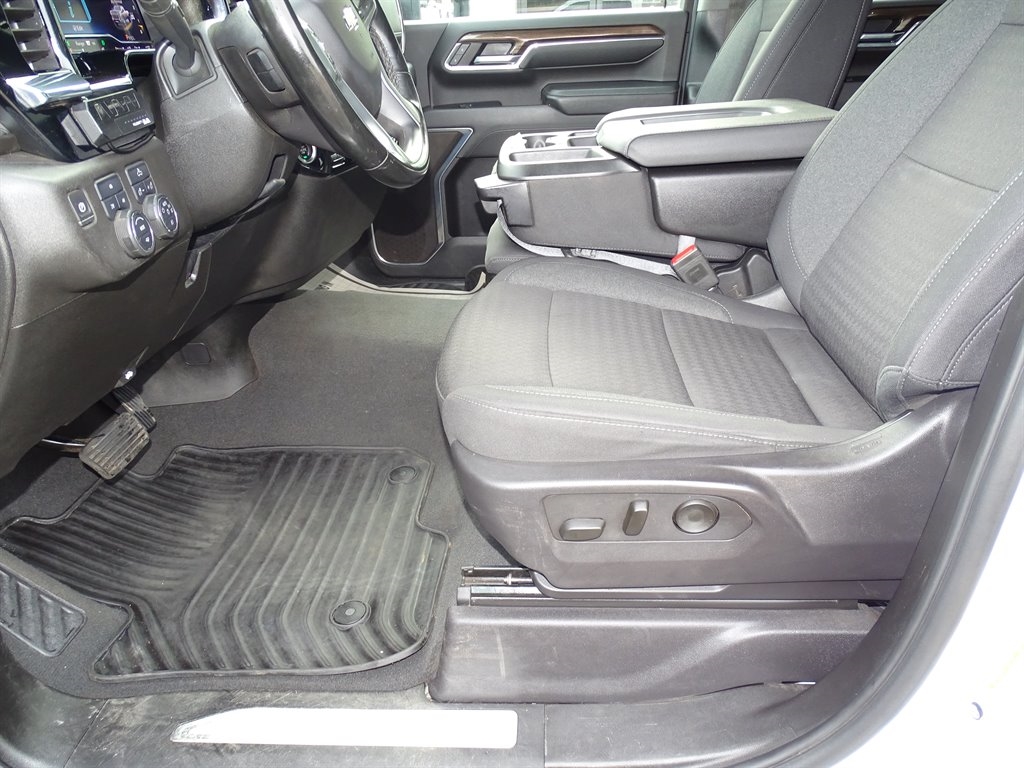 Chevrolet Silverado 3500HD 4WD Crew Cab 172" LT 2024